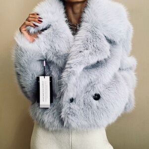 Anthropologie Avec Les Filles
Faux Fur Crop Jacket Sz XS
NWT